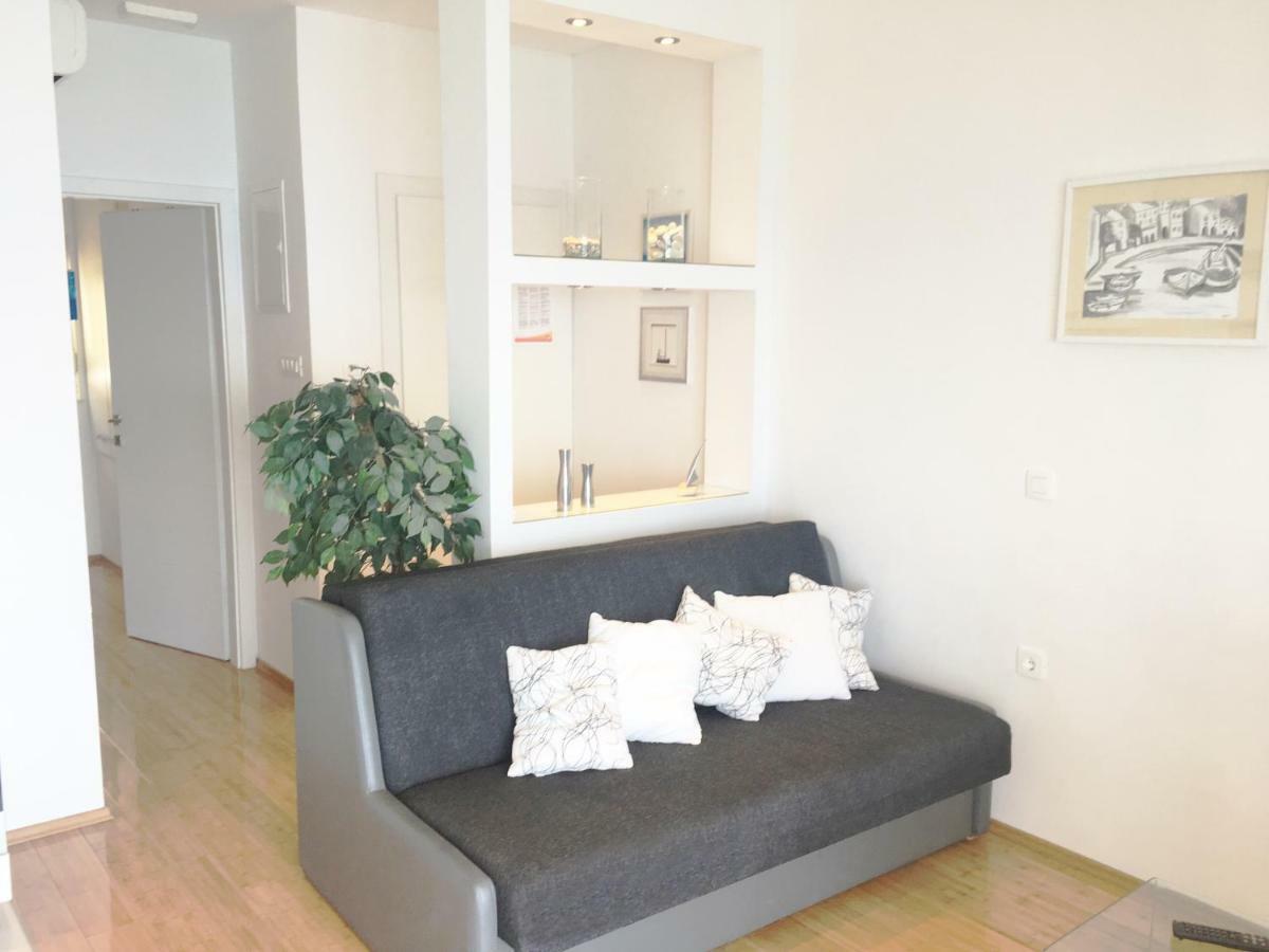 Apartment Sol - 5M From The Sea Drasnice Exterior photo